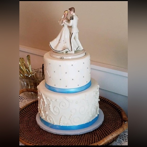 Lenox Disney Cake Topper - Picture 5 of 5